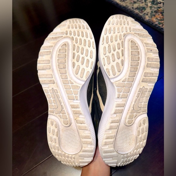 Nike React Escape Run Custom Road Running Sneaker Women’s 9.5. Black/Neutral - Picture 8 of 9